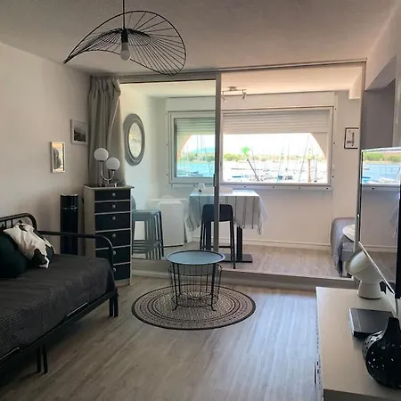 Avec Vue Sur Le Port Apartman *