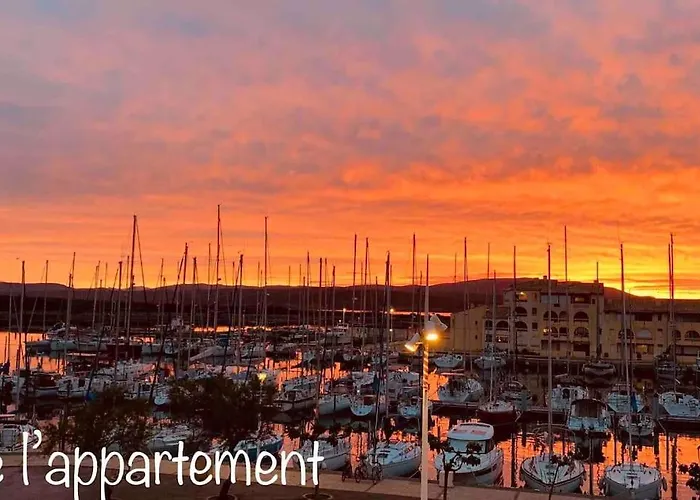 Avec Vue Sur Le Port アパート