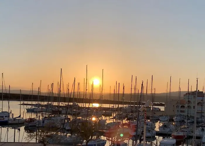 Avec Vue Sur Le Port アパート *